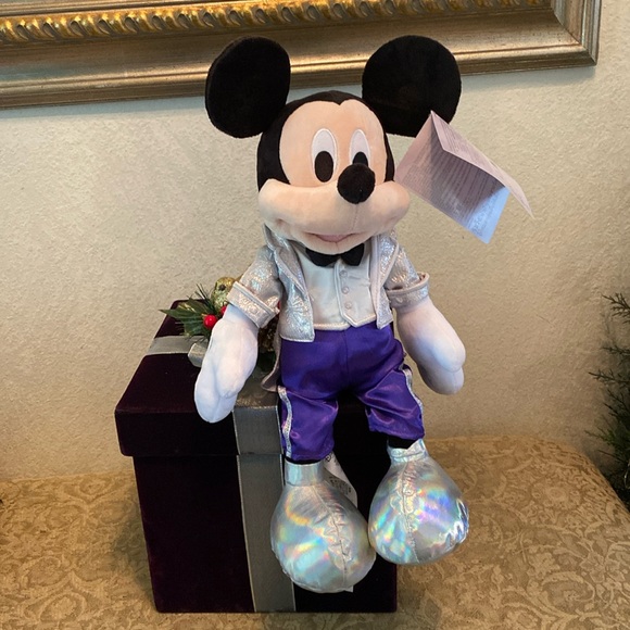 Disney Mickey Plush The Disney 100 years Platinum Celebration Collection NWT - Picture 9 of 9